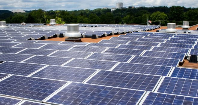 Quomodo installare Solarem in Flat Roofs Sine EXERCITATIO?